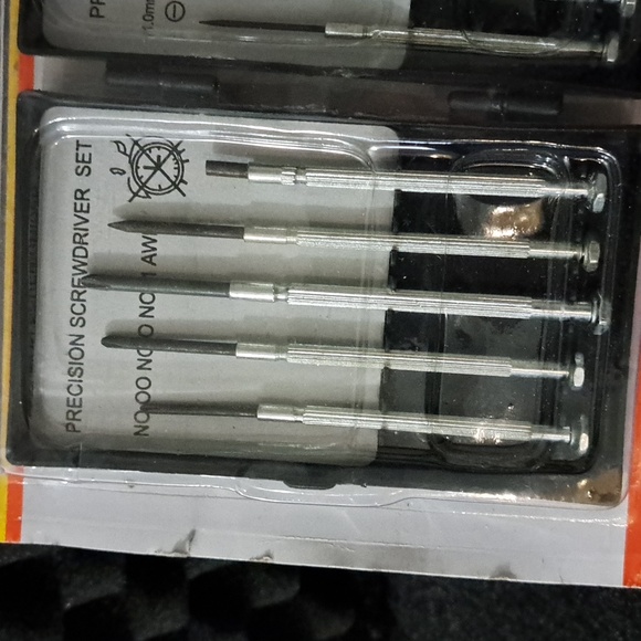 12 piece Precision Screwdriver Set - Picture 3 of 4
